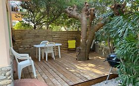 studio avec parking à 2 min à pied de la plage